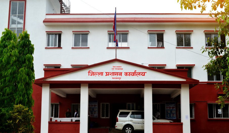 मकवानपुरका स्थानीयवासीद्वारा ४० जनाको अवस्था बुझिदिन प्रशासनमा आग्रह