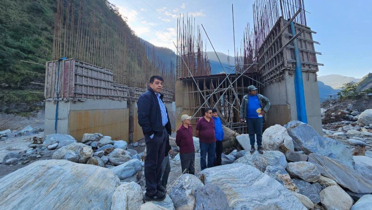 बाढी प्रभावित मध्य कालीगण्डकी आयोजनाको अवलोकनपछि चन्द्र ढकालले भने– ‘सामूहिक संकल्प र आत्मबल बलियो छ’